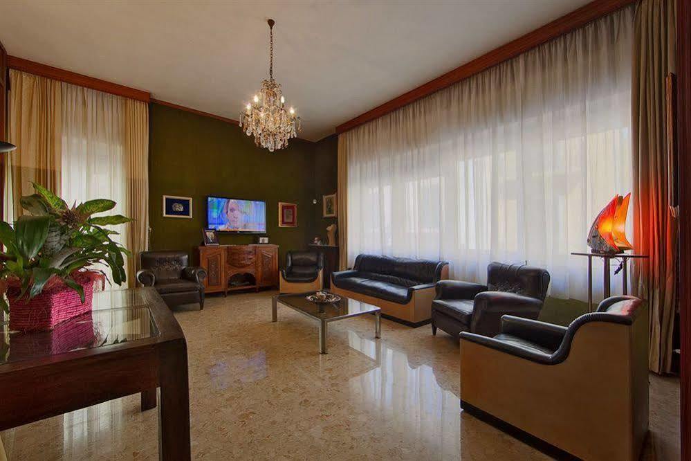 Dimi House Bed & Breakfast 2*